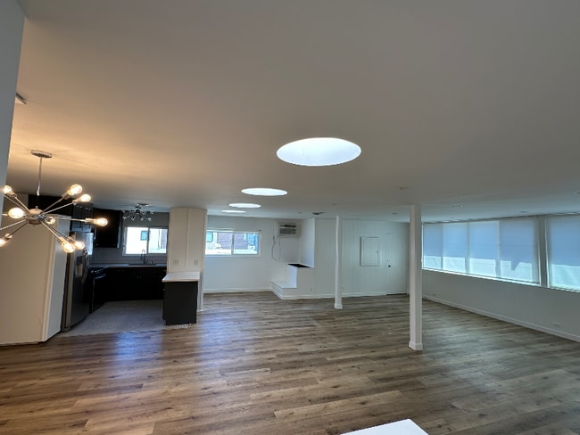 Foto del edificio - 160 S Hayworth Ave