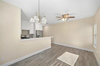 Building Photo - 5618 Ridgeway Dr