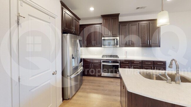 Foto del edificio - 2232 Southwick Dr