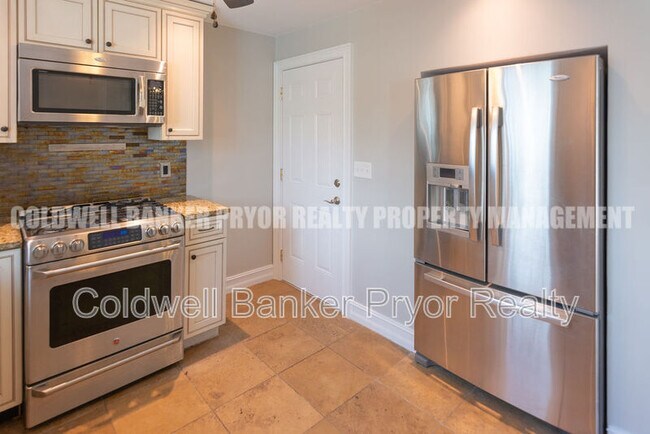 Building Photo - 128 S St Marks Ave