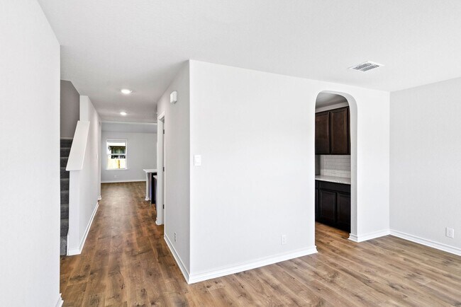 Building Photo - Dream Amenities - 13507 Valley Lake