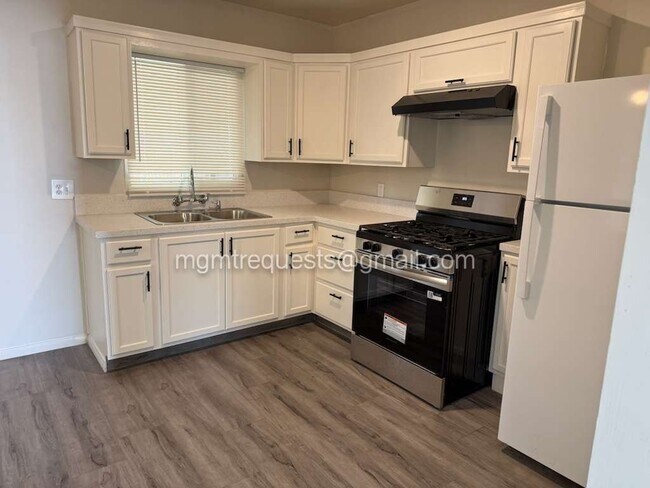 Foto del edificio - 4228 Tenth St, Unit 4228