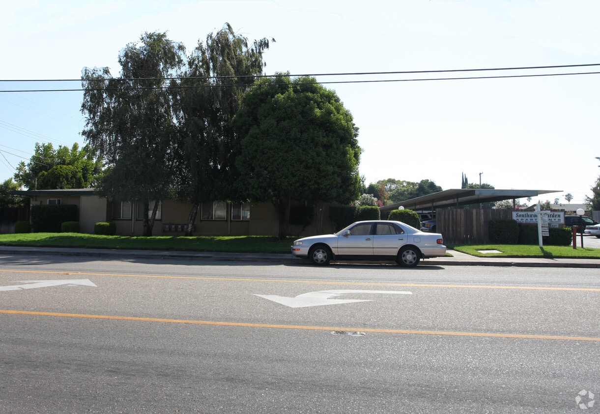 Foto del edificio - Southwood Garden