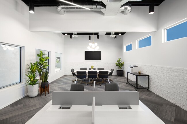 Interior Photo - shareDOWNTOWN - Arts District
