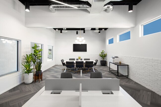 Interior Photo - shareDOWNTOWN - Arts District