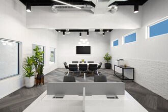 Interior Photo - shareDOWNTOWN - Arts District