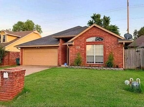 Building Photo - 412 McDonald Dr