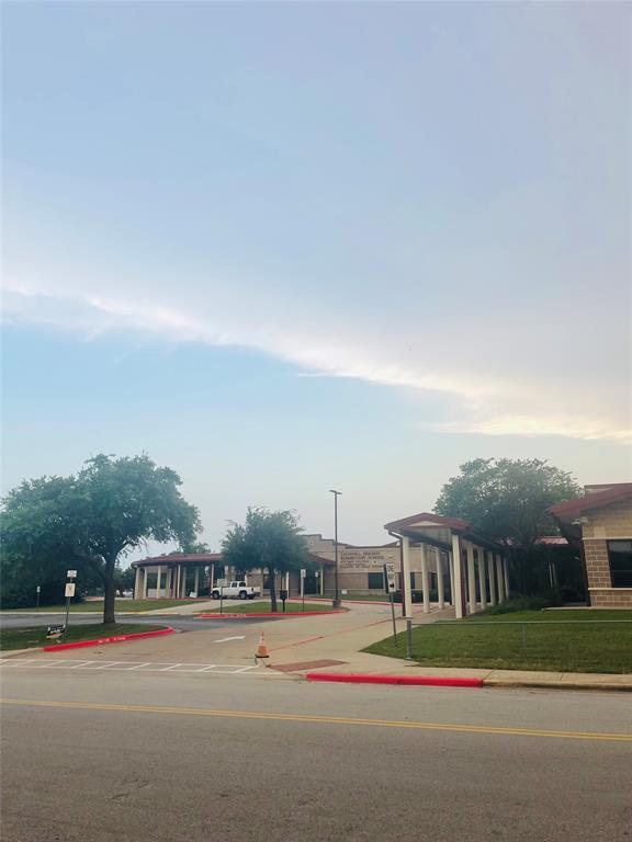 Foto del edificio - 4011 Eagles Nest St