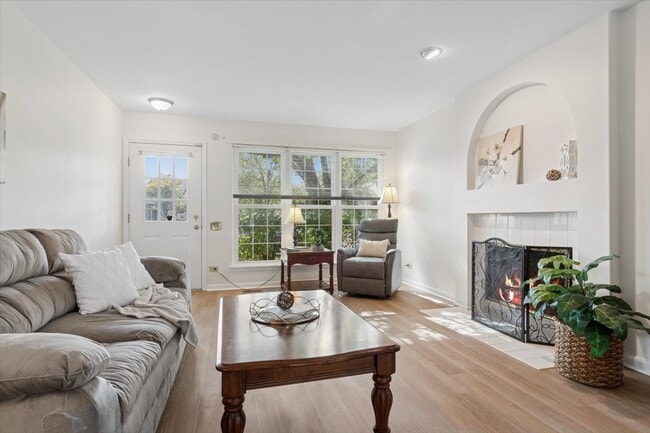 Building Photo - 305 Cane Garden Cir