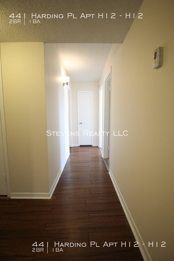 Foto del edificio - 441 Harding Pl