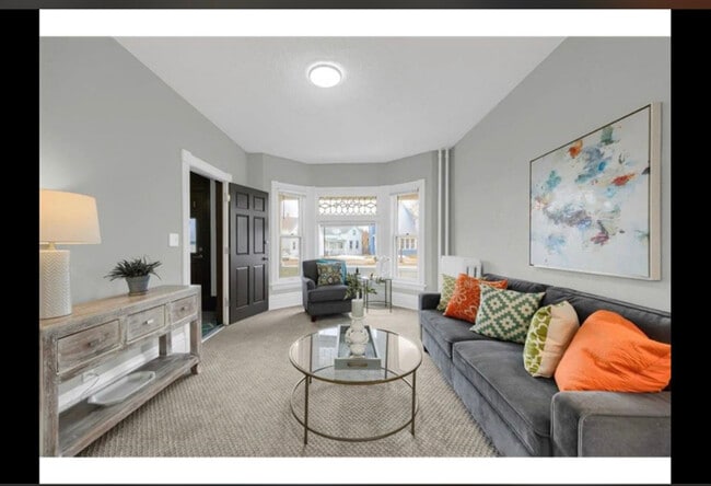 Foto del edificio - 1055 7th St W
