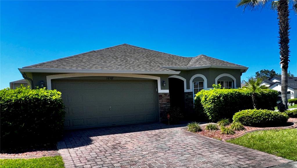Foto principal - 16567 Cedar Run Dr
