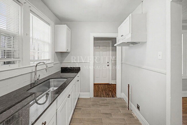 Building Photo - 1052 National St