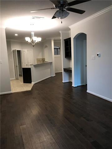 Building Photo - 2203 Highland Villa Ln