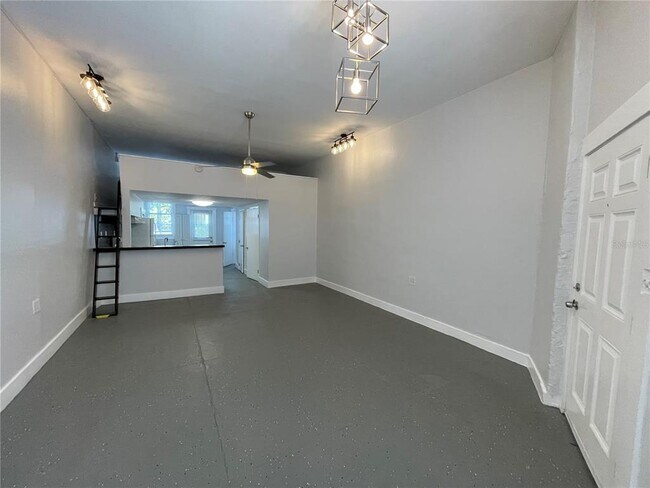 Foto del edificio - 2305 W Texas Ave