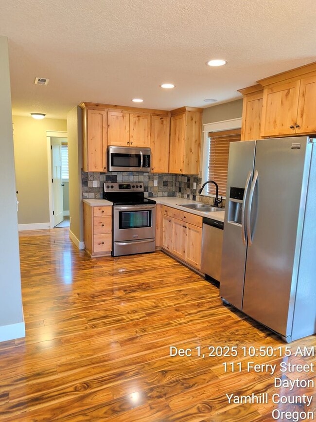 Building Photo - 111 Ferry St