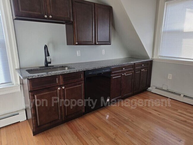 Foto del edificio - 15 Woodbine St