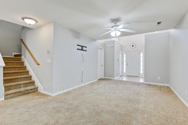 Foto del edificio - 8849 Jenny Lind St