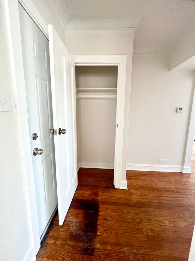 Foto del edificio - 1154 N Lawndale Ave