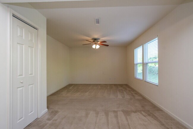 Foto del edificio - 2405 Woodfield Blvd