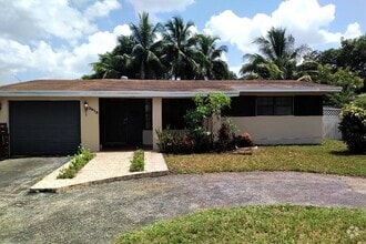 Building Photo - 2813 Acapulco Dr