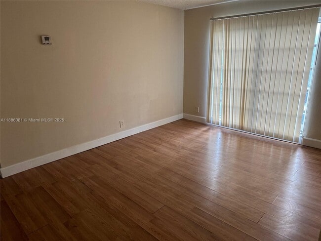Foto del edificio - 4519 Treehouse Ln