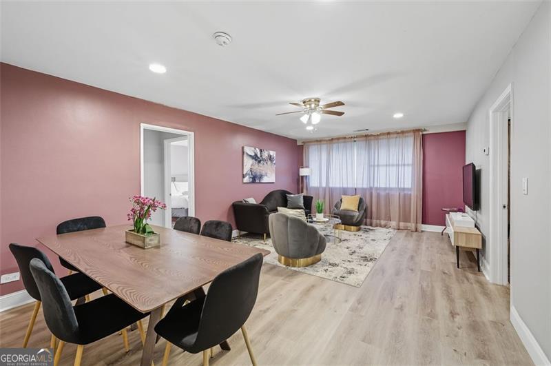 Foto principal - 3645 Peachtree Rd NE