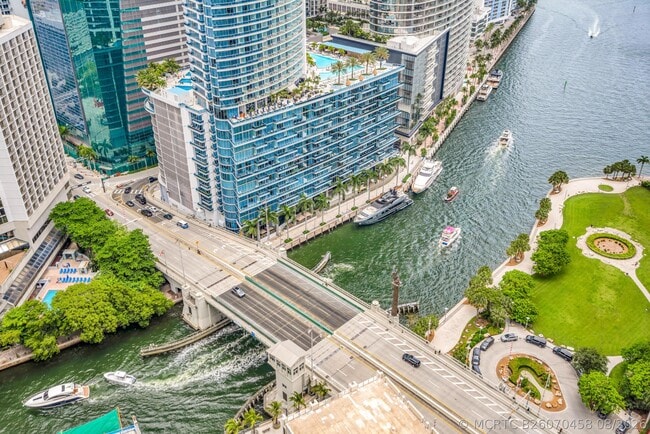 Foto del edificio - 77 SE 5th St