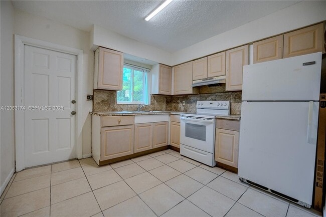 Building Photo - 715 N 58th Ave