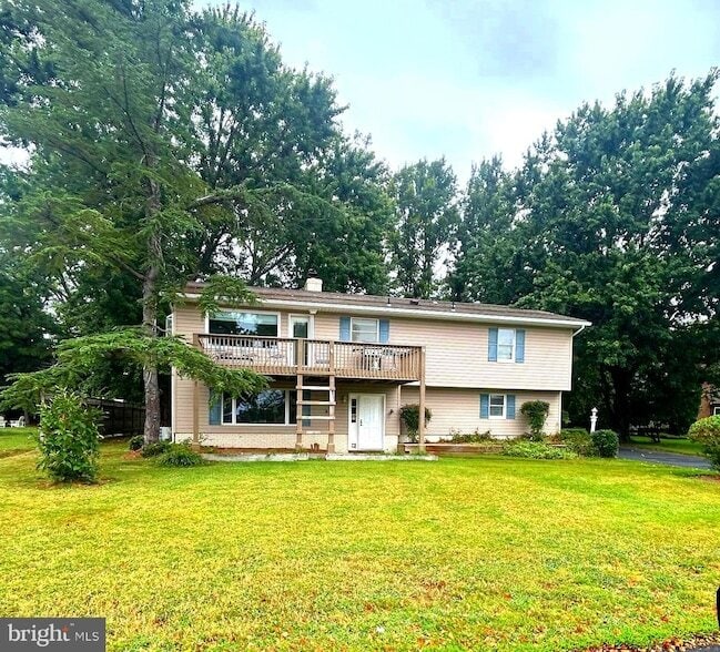 Building Photo - 122 E Bay View Dr