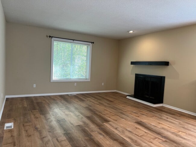 Building Photo - 5804 Ryewyck Dr