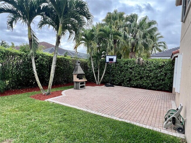 Foto del edificio - Tupelo Way, Weston, FL 33327 - 4 BR 2.5 BA single-family home
