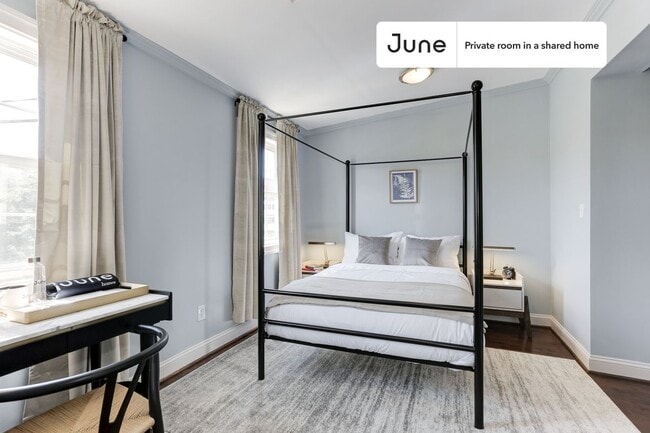 Building Photo - Room in Shared 5 bed/3.5 bath home in Capitol Hill