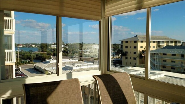 Building Photo - 1255 Tarpon Center Dr