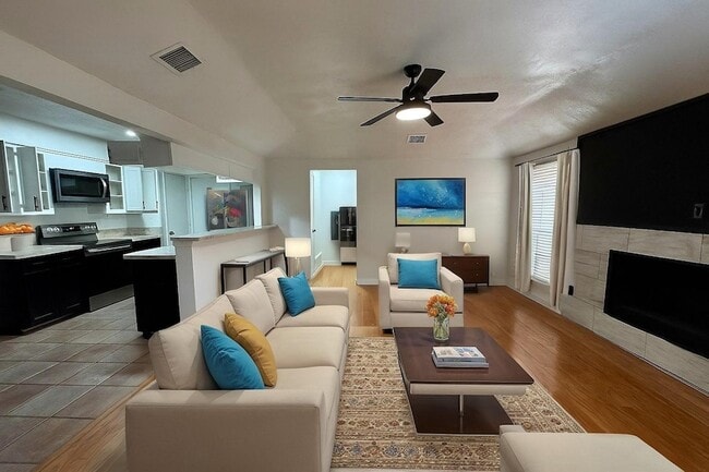 Building Photo - 2700 Clemson Cir