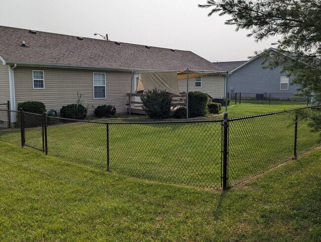 Building Photo - 373 Valley View Dr