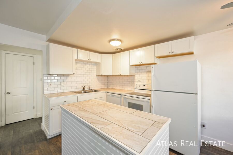 Foto principal - ***COMING SOON!!*** Charming 1-Bedroom 1-B...