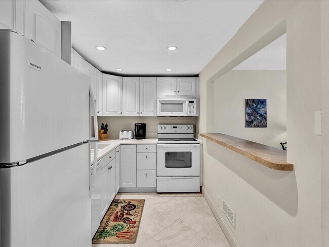 Foto del edificio - 1421 S Ocean Blvd