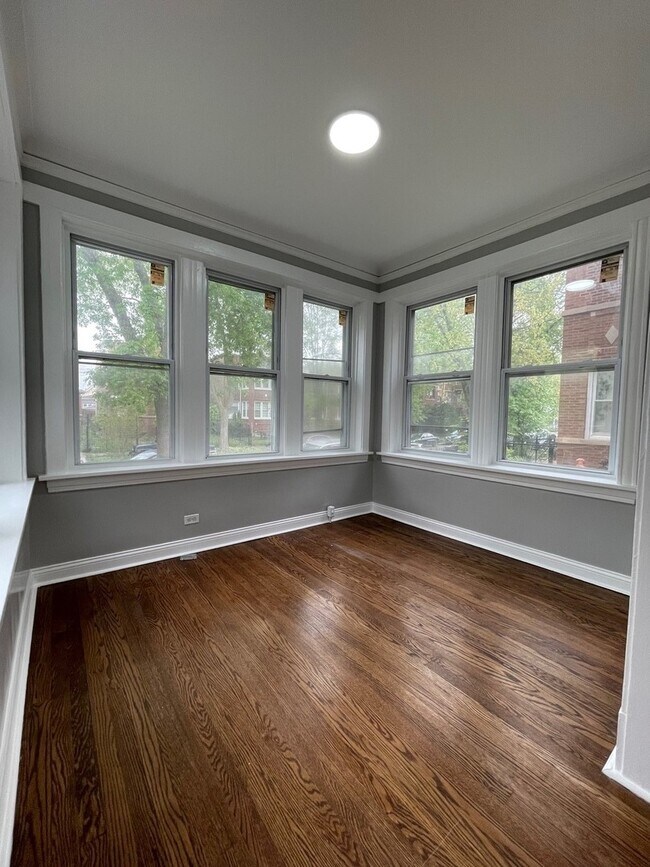 Foto del edificio - 4918 N Monticello Ave