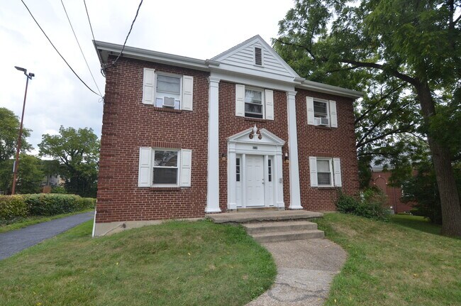 Building Photo - 6320 Kennedy Ave