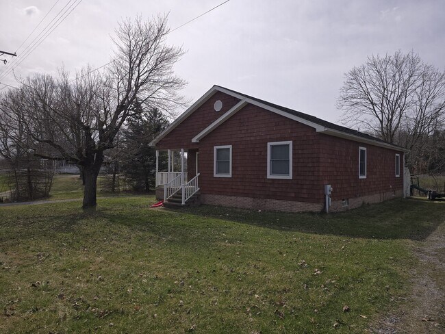 Building Photo - 871 Liberty Street Ext