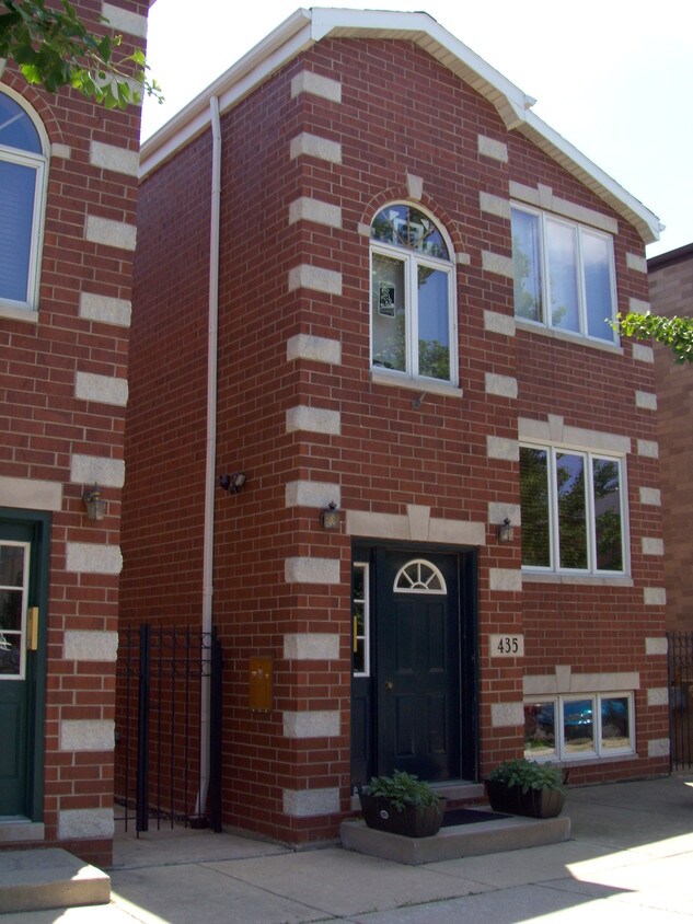 Primary Photo - 435 W 37th St