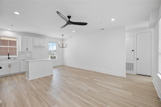 Primary Photo - 206 S Village Way