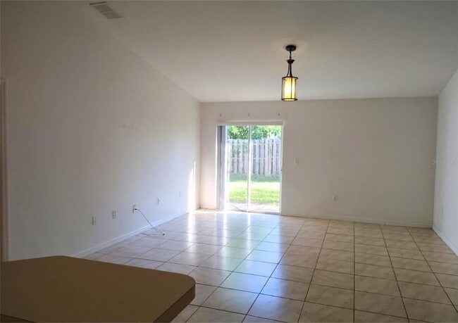 Foto del edificio - 141 Inconnu Ct