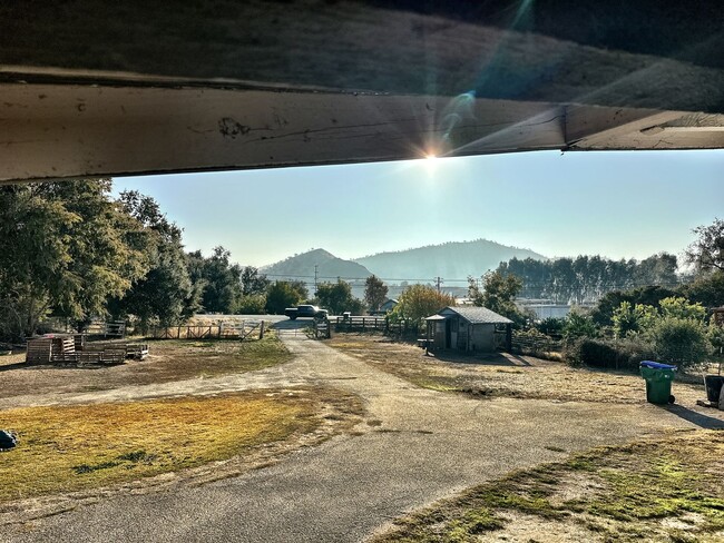 Building Photo - 32323 SIERRA DR - 3 BEDROOM 2 BATH - 1 ACR...