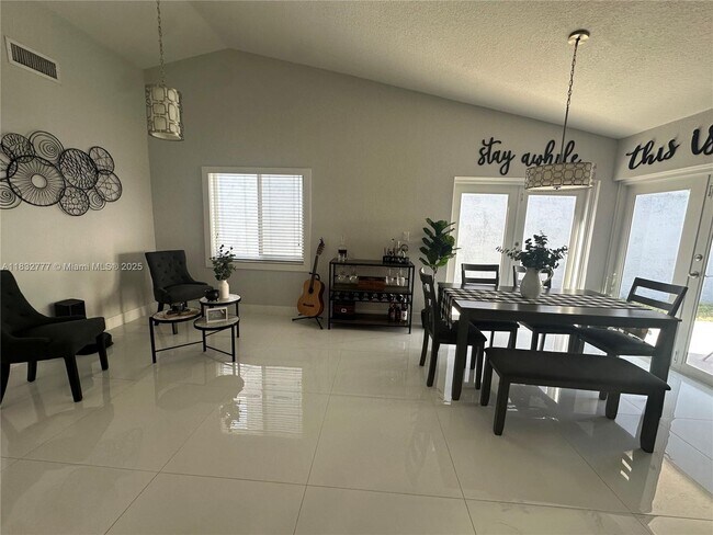 Foto del edificio - 541 SW 89th Ct