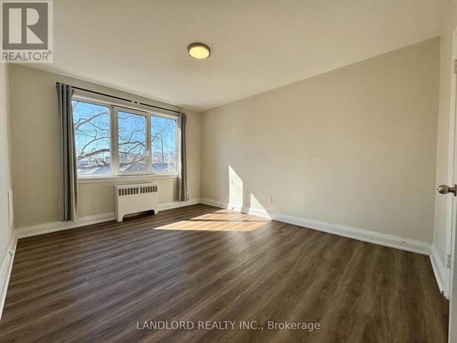 Building Photo - 36 Wood Glen Rd