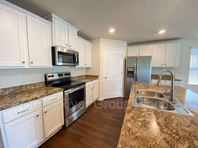 Building Photo - 2237 Pebble Point Dr