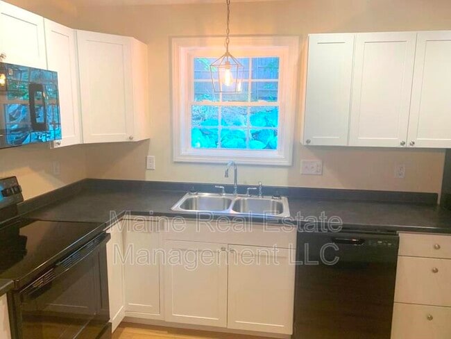 Building Photo - 50 Walter St