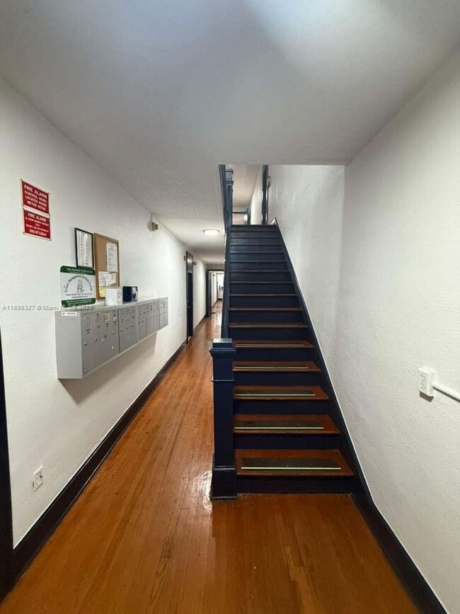 Building Photo - 124 Mendoza Ave